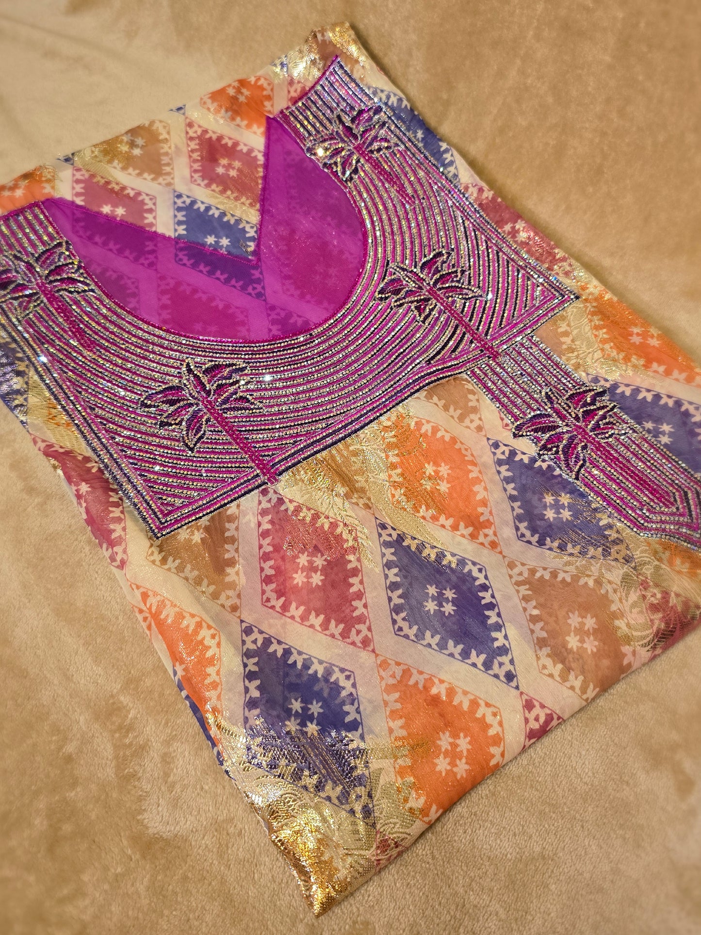 ZY-FAB-001  قماش مخاوير شيفون بنقشة ملونة ولمسات ذهبية