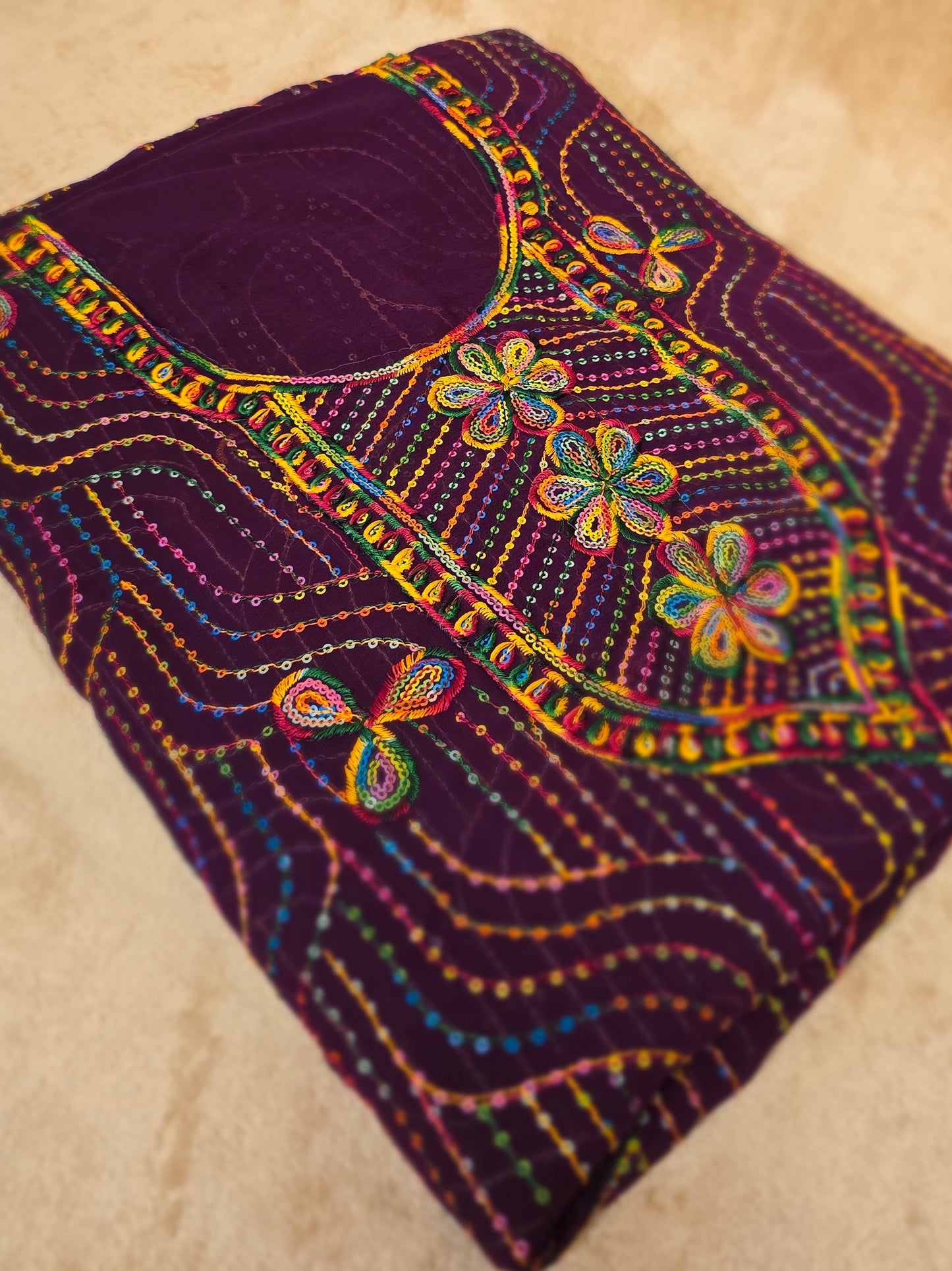 ZY-FAB-005 قماش مخاوير شيفون بنفسجي غامق مع تطريز متعدد الألوان
