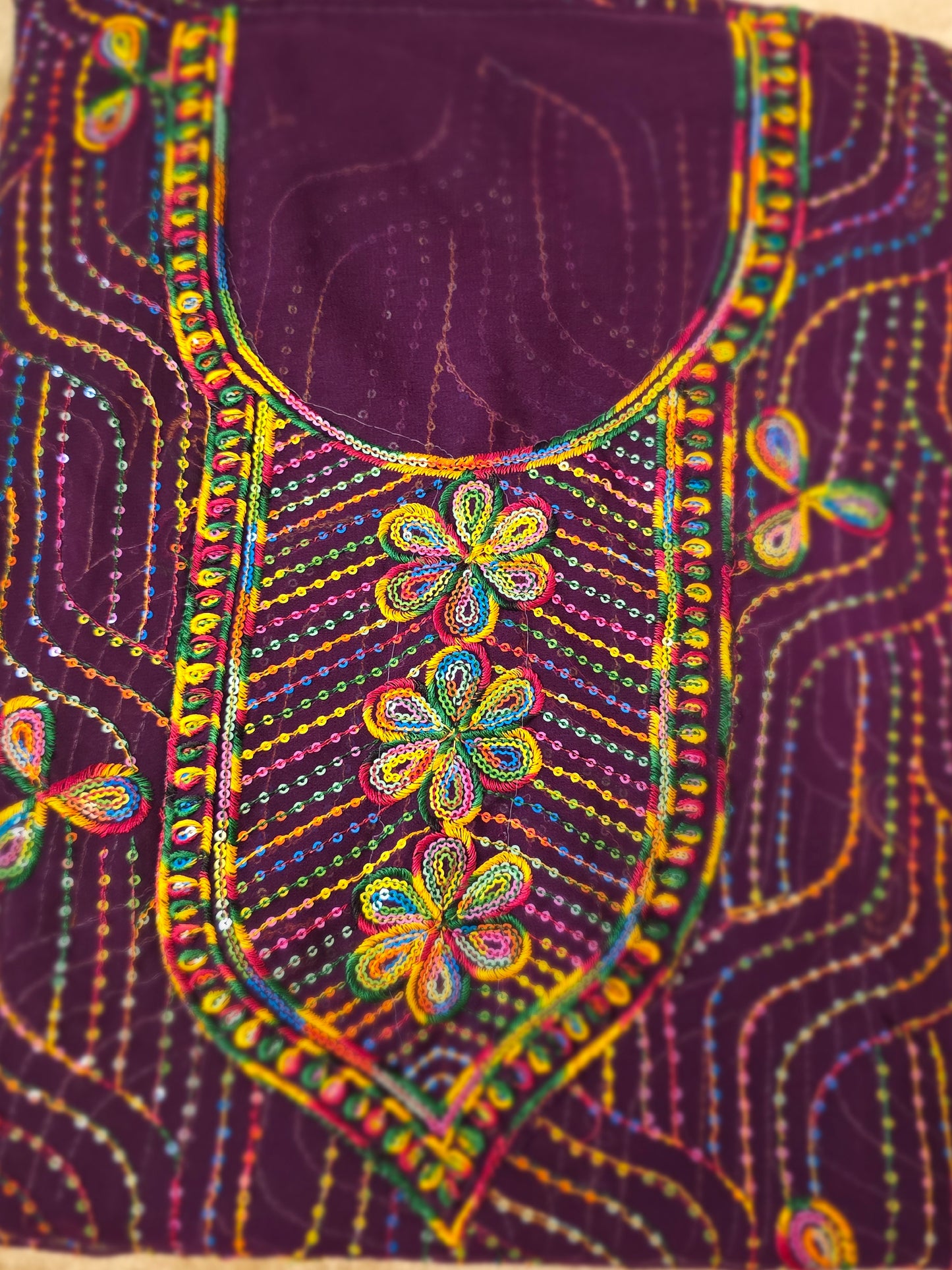 ZY-FAB-005 قماش مخاوير شيفون بنفسجي غامق مع تطريز متعدد الألوان